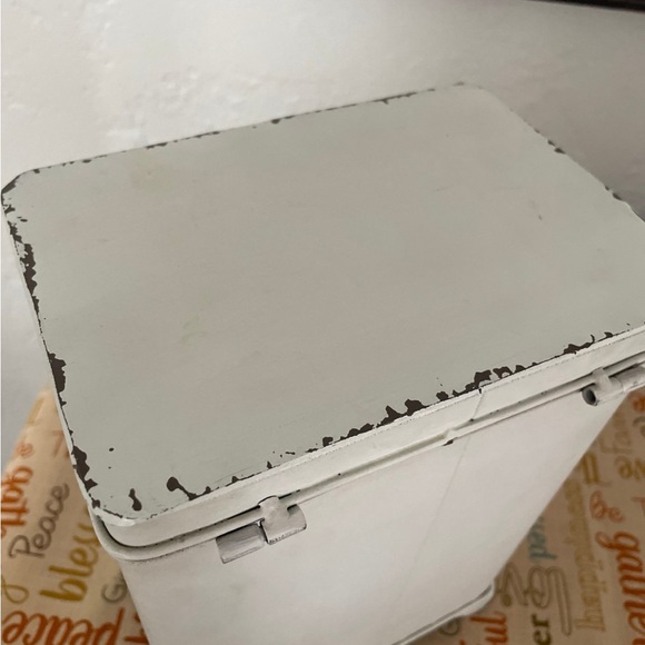 World Market container - Picture 5 of 5